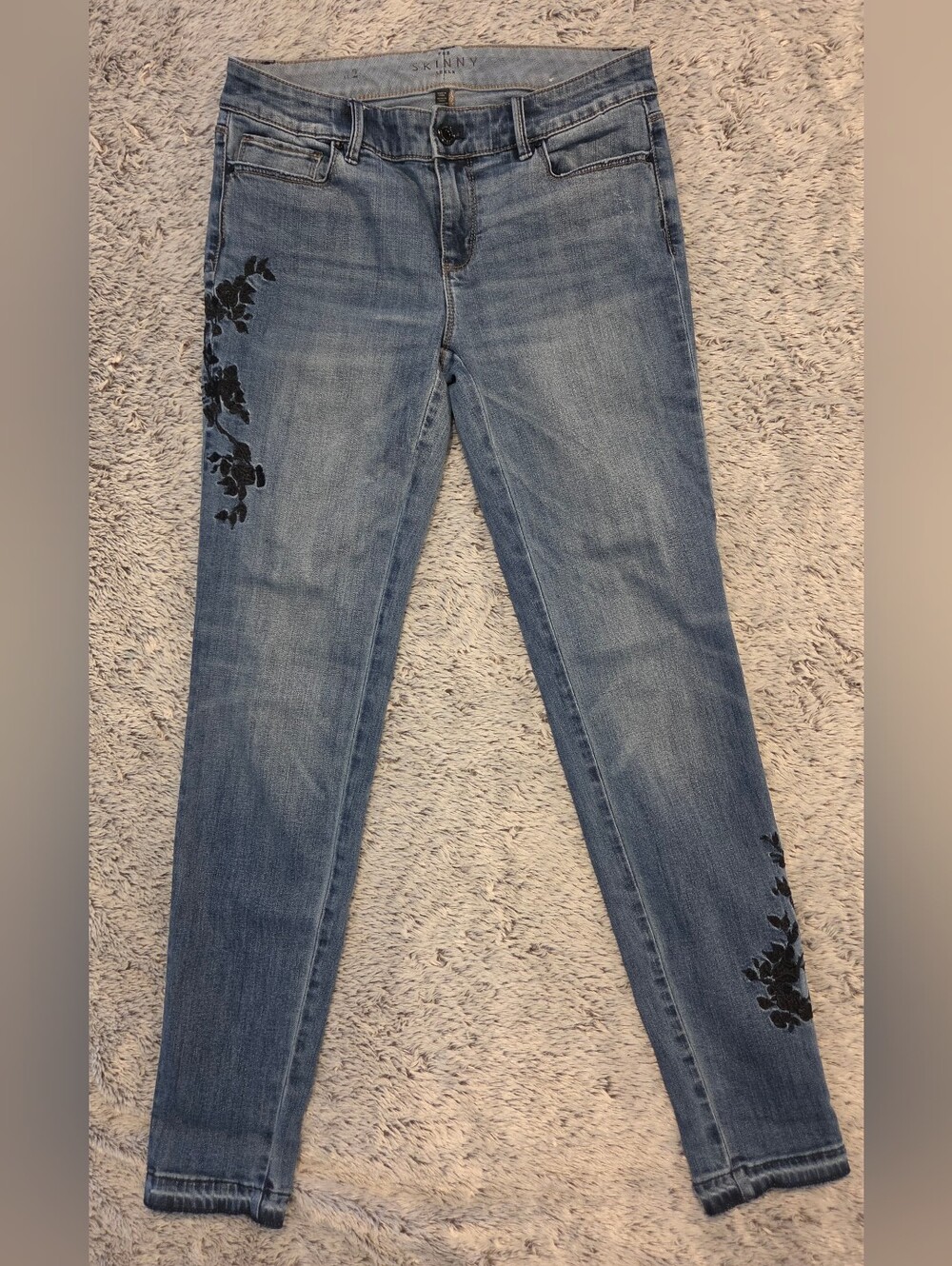White House Black Market Flower Embroidered Skinny Jeans Sz 2